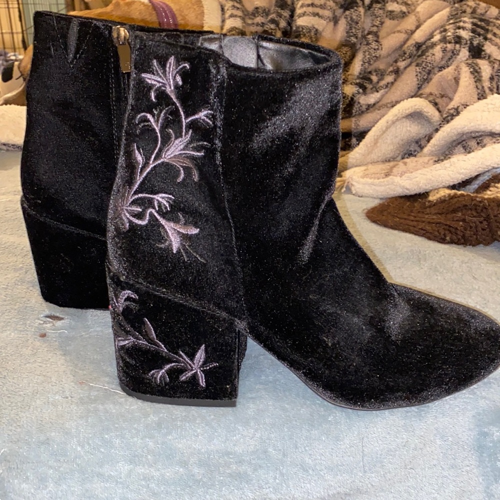 Kenneth Cole Velvet Renna Boots, Never worn!